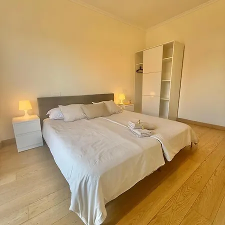 Modern Flat Close To