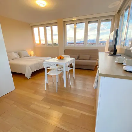 Apartment Modern Flat Close To *